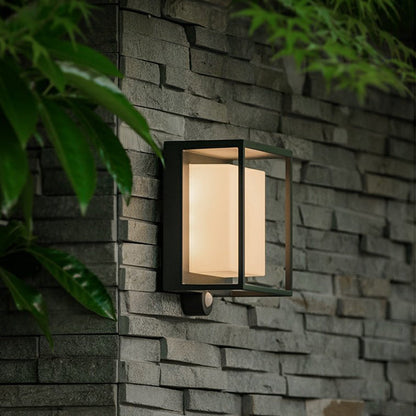 Lynora Solar Wall Lamp – Eco-Friendly Outdoor Illumination 3