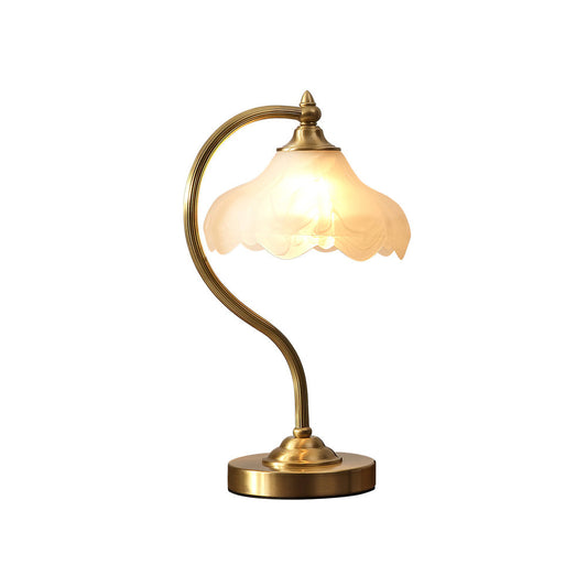 Magnolya Blüten Table Lamp – Sophisticated Illumination with Floral Elegance 0