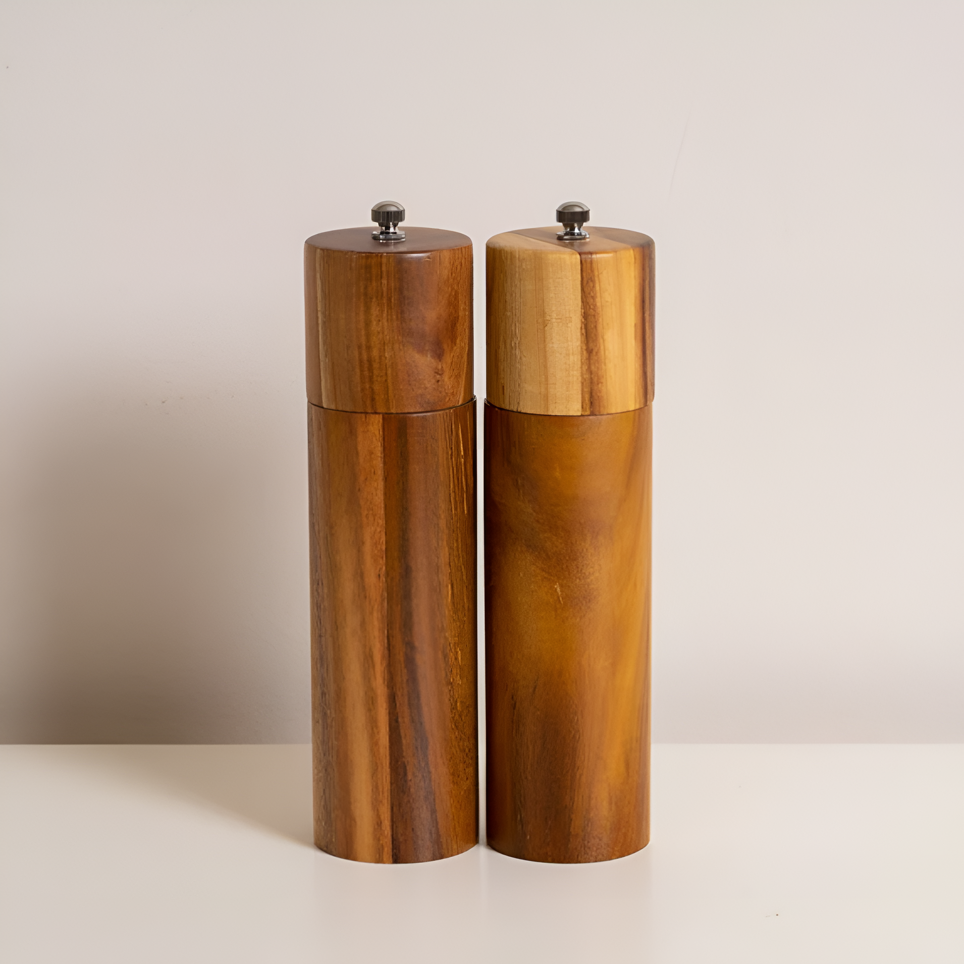 Minimalist Wooden Salt And Pepper Grinders – Perfect Blend Of Style And Functionality 2