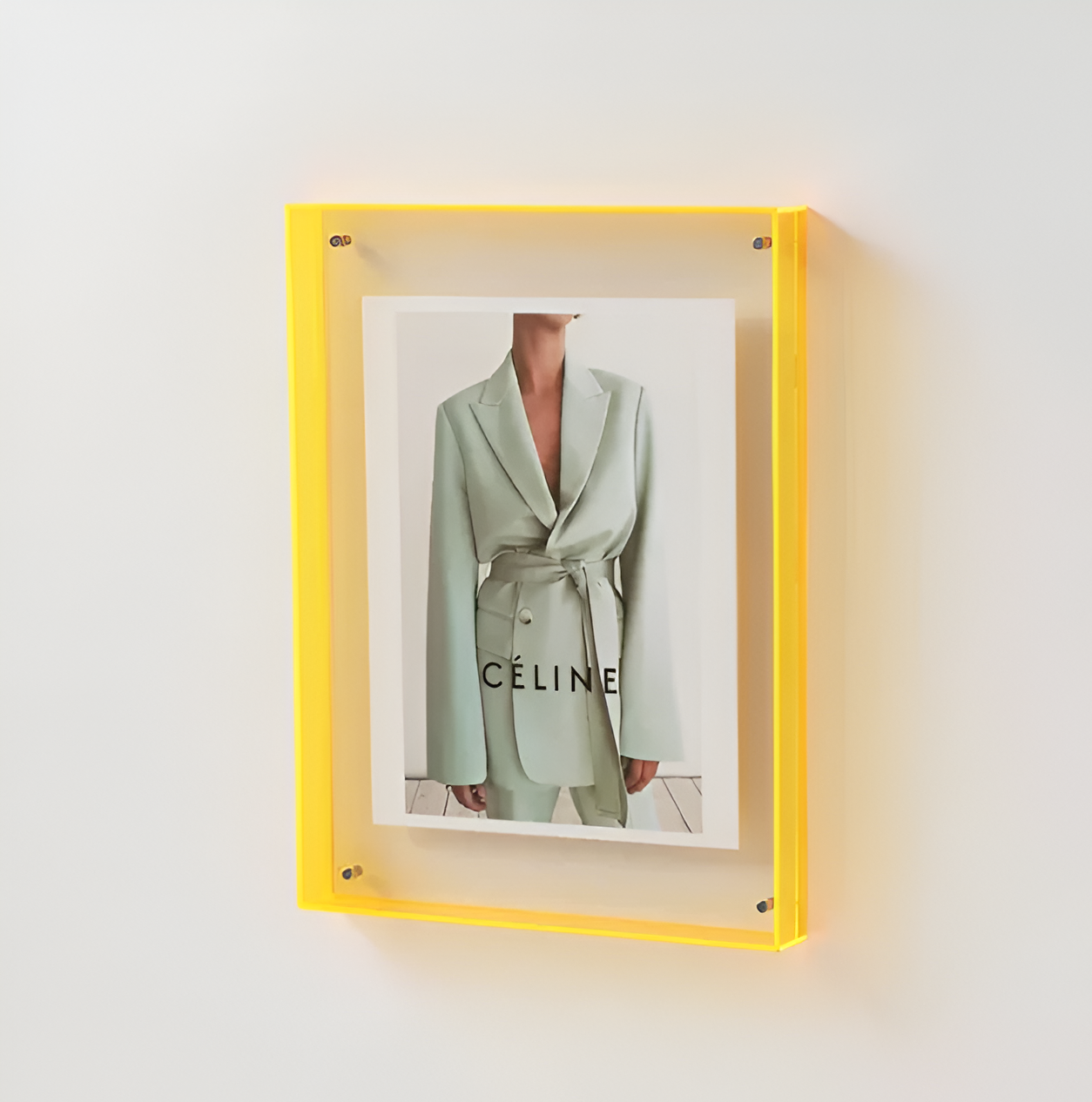 Modern Acrylic Picture Frame – Stylish Display for Your Favorite Memories 9