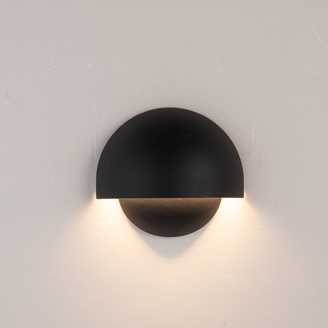Modern LED Wall Light – Elegant Design for Versatile Spaces 4