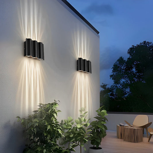 Modern Wave Outdoor Wall Lamp – Elegant Illumination for Your Patio 1