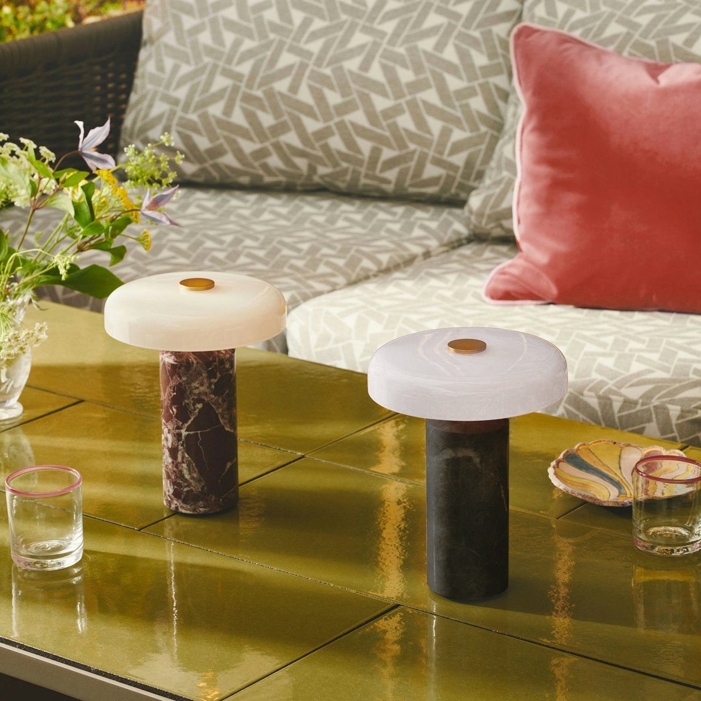 Nico Marble Table Lamp – Luxurious Design with Cozy Illumination 4