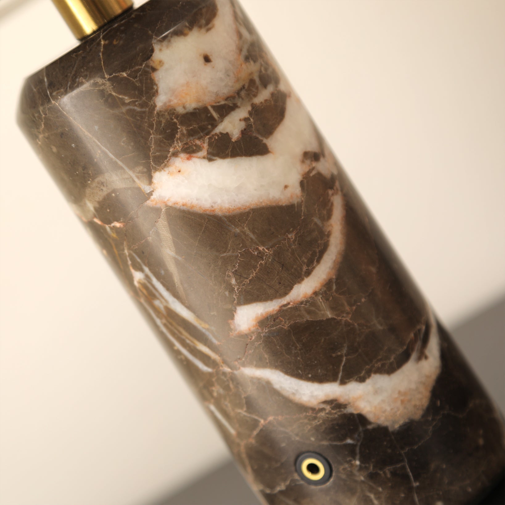 Nico Marble Table Lamp – Luxurious Design with Cozy Illumination 8
