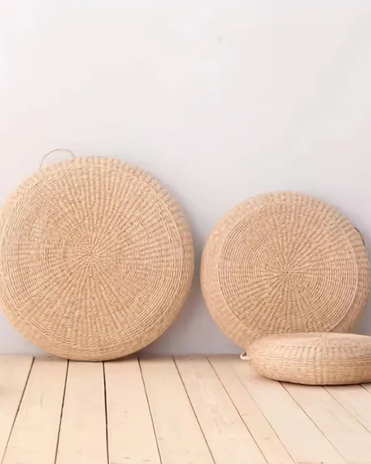 Noé Foot Pillow – Effortless Elegance for Relaxation 5