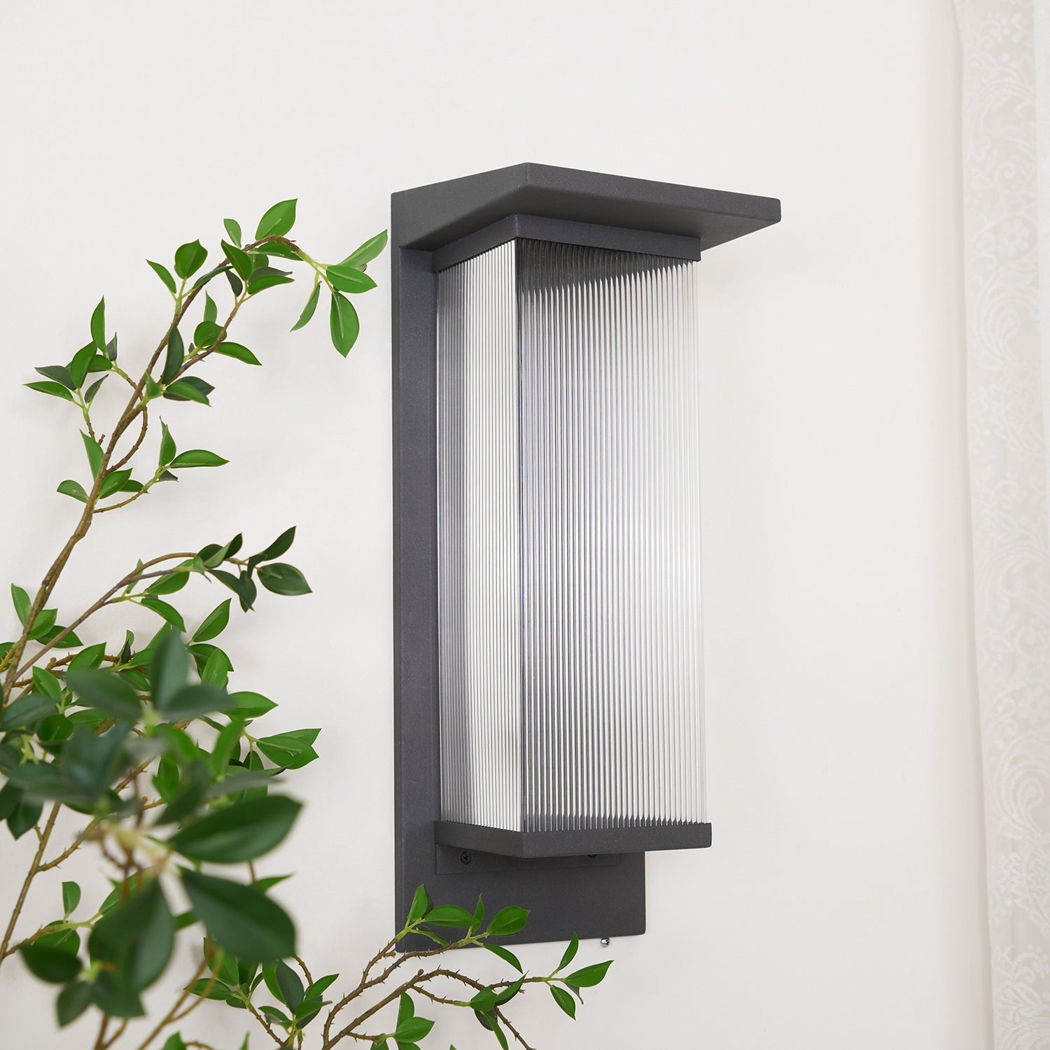 Oleron Outdoor Wall Light – Minimalist Design for Elegant Spaces 4