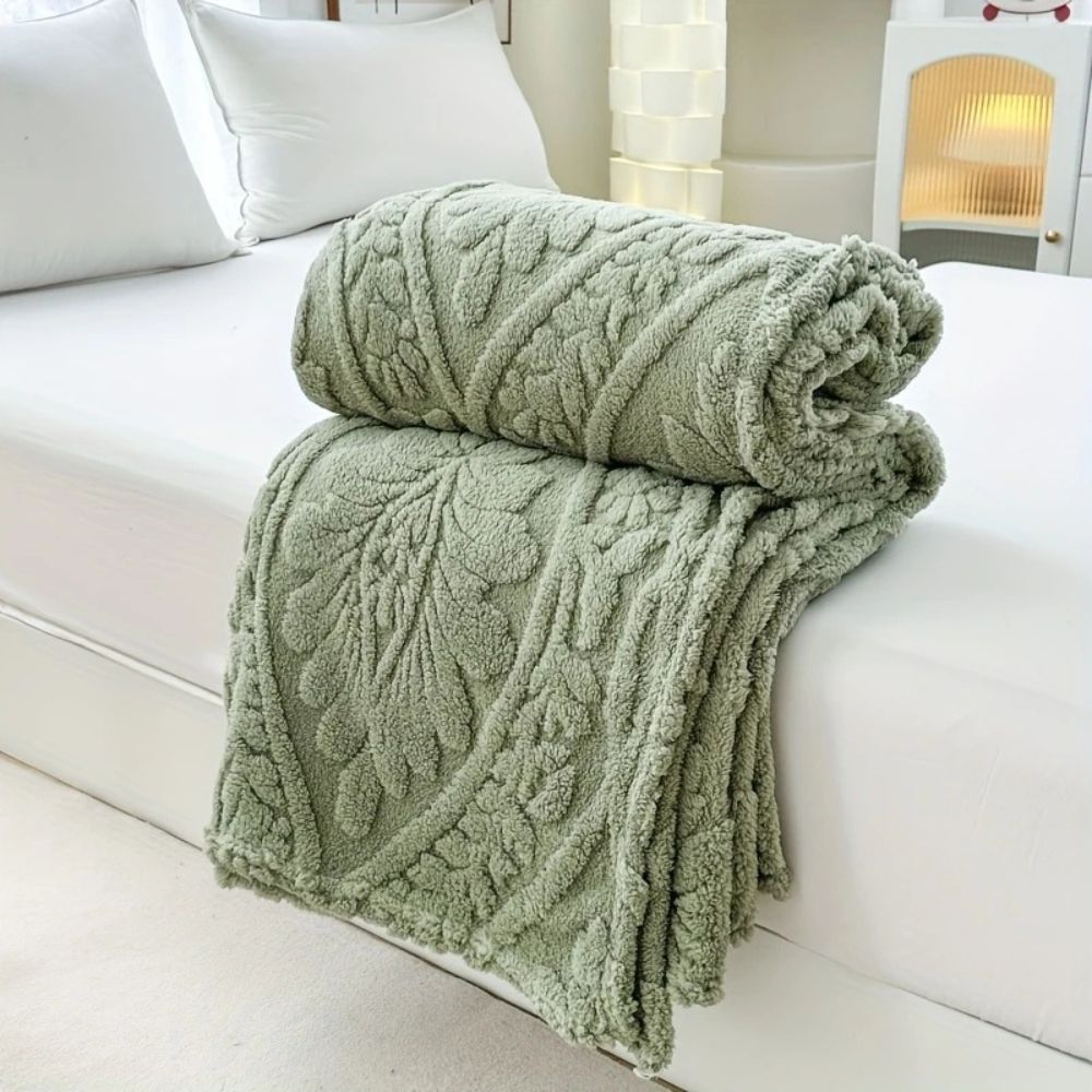 Paris Weave Jacquard Fleece Blanket – Luxurious Softness for Cozy Evenings 0