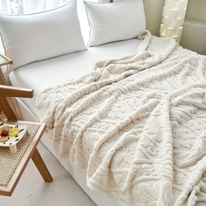 Paris Weave Jacquard Fleece Blanket – Luxurious Softness for Cozy Evenings 2