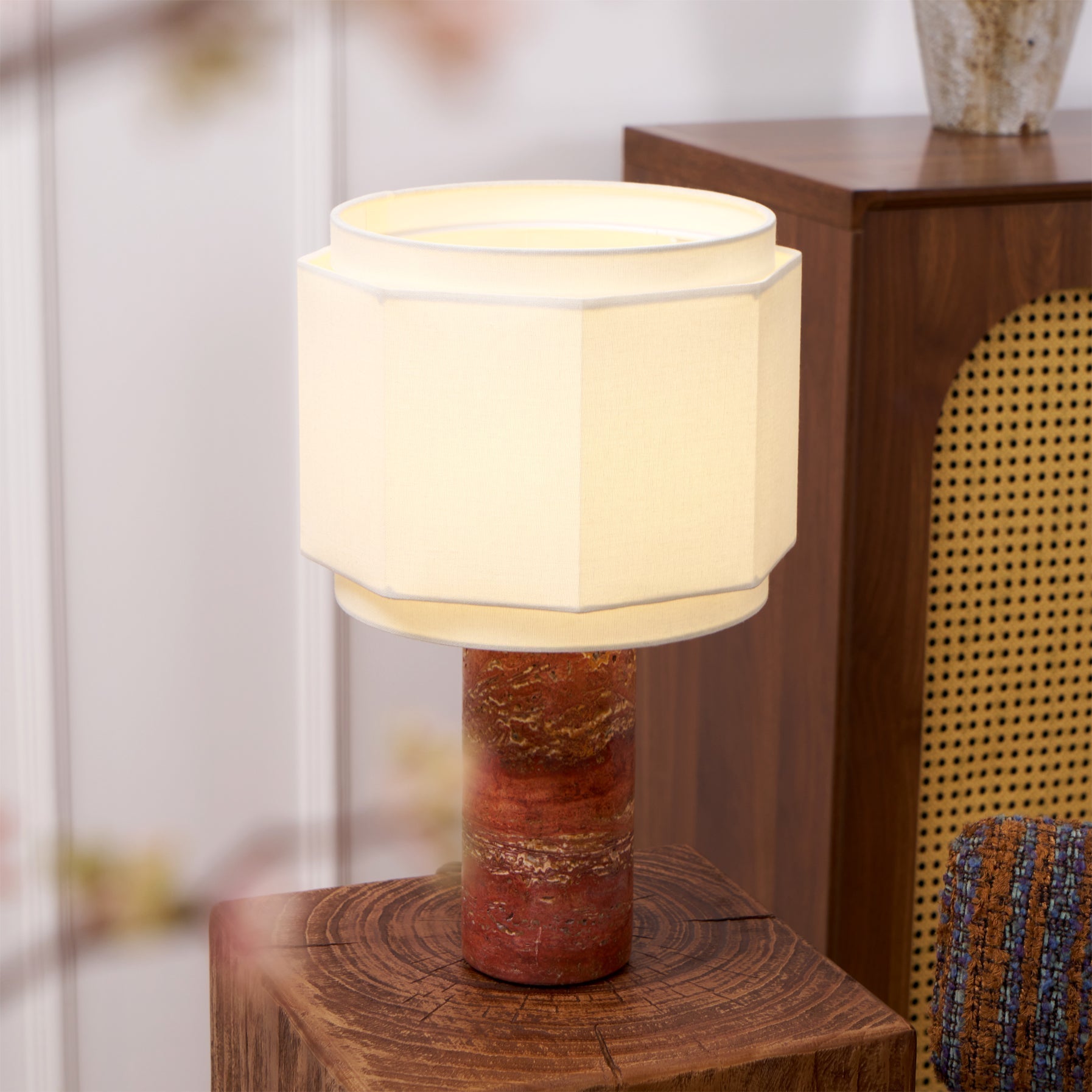Pipito Table Lamp – Elegant Design with Cozy Ambiance 2