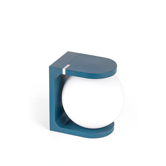 Plat Table Lamp – Sleek Style with Wireless Functionality 1