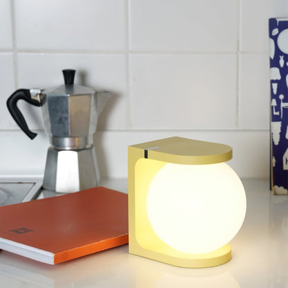 Plat Table Lamp – Sleek Style with Wireless Functionality 5