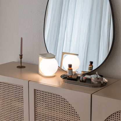 Plat Table Lamp – Sleek Style with Wireless Functionality 8