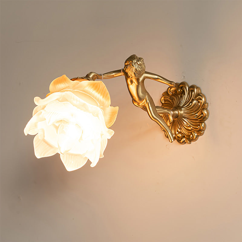 Putti Statuetten Brass Wall Lamp – Charming Design for Elegant Spaces 0