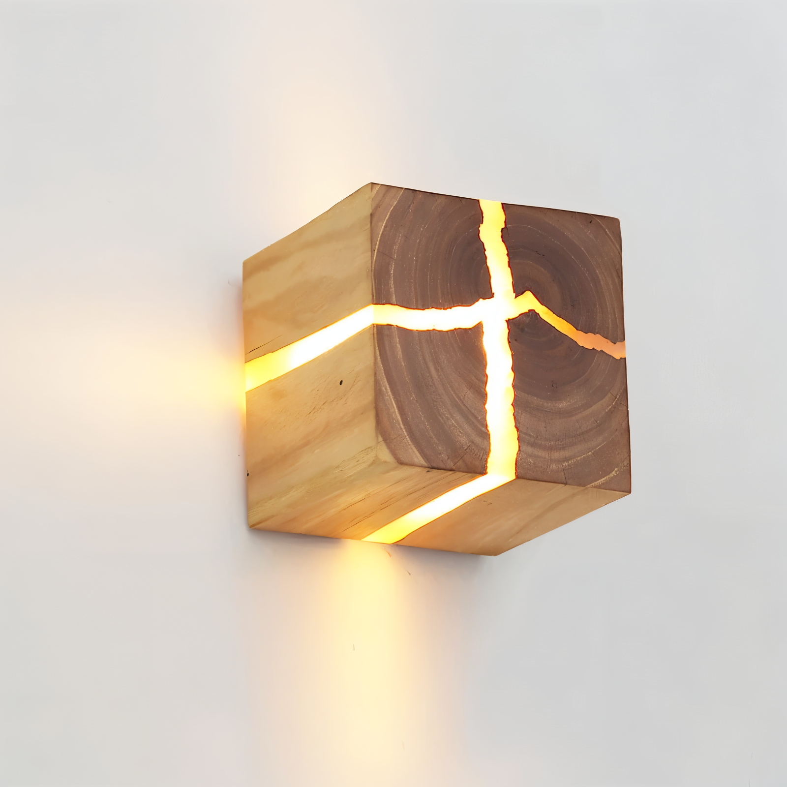 QuadCrackle Wall Light Wood – Artistic Illumination For Unique Ambiance 1