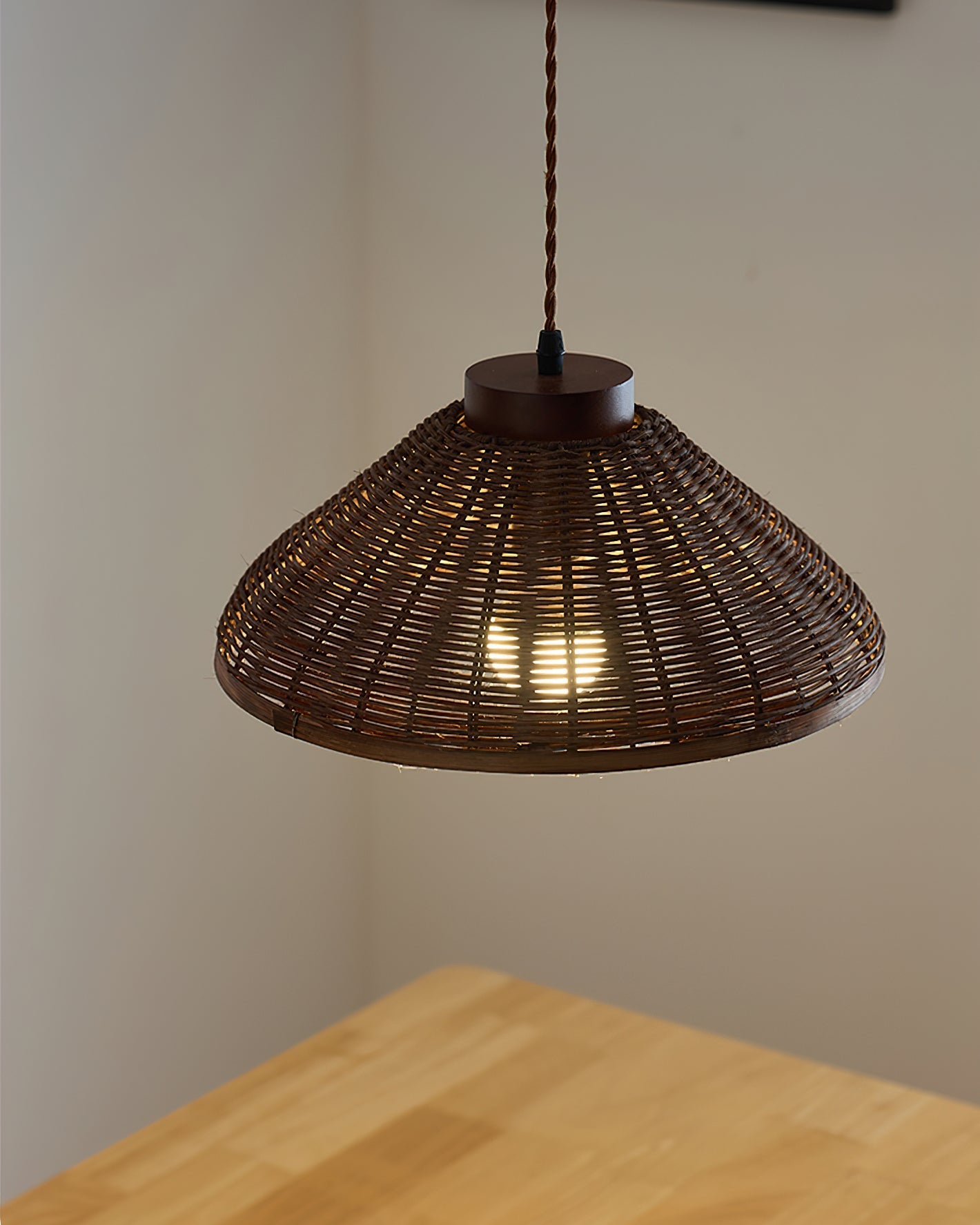 Rasa Rattan Pendant Light – Elegant Warm Glow for Contemporary Spaces 8