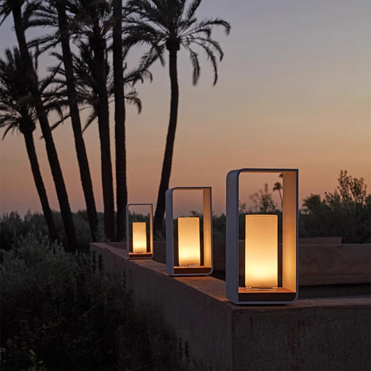 Selaris Solar Garden Lamp – Sustainable Illumination for Outdoor Spaces 1