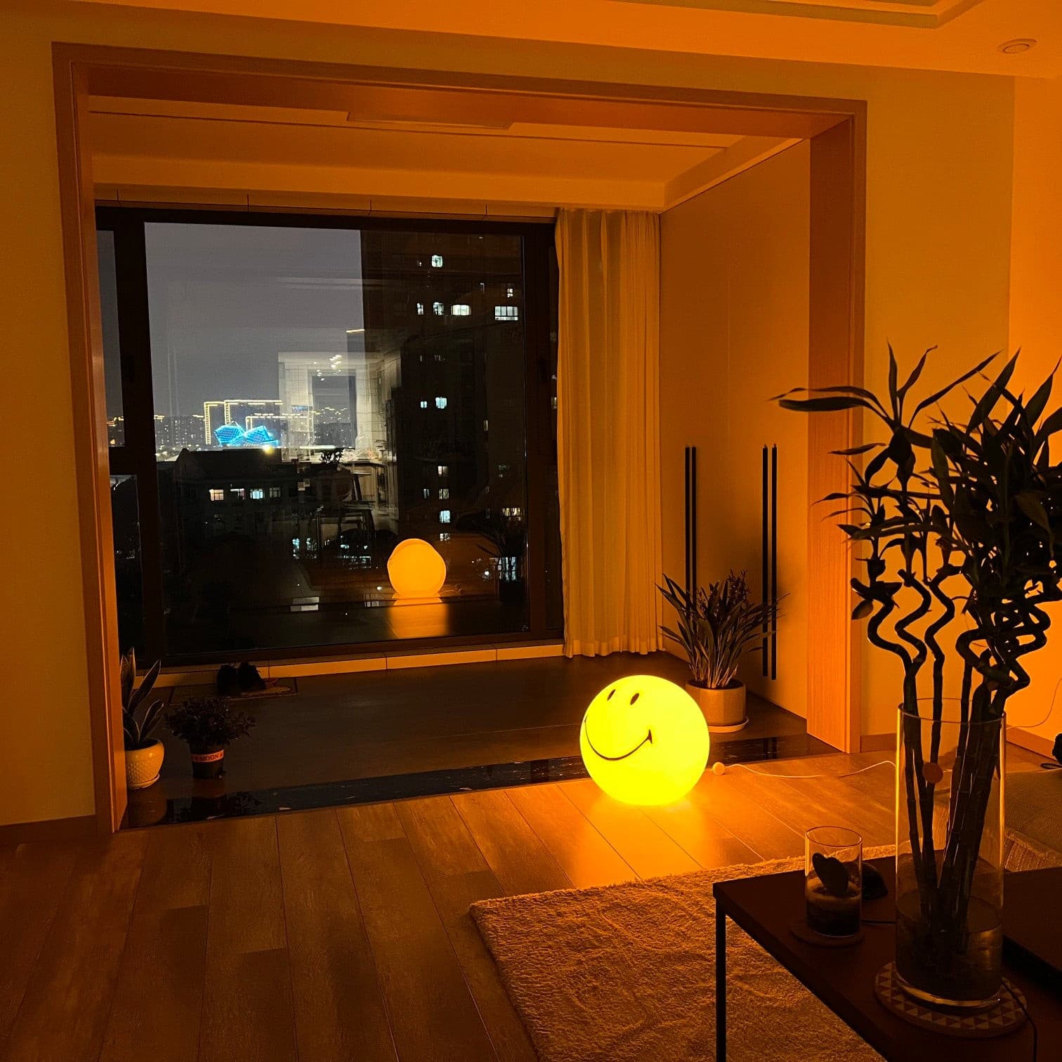 Smiley Table Lamp – Brighten Your Space with Cheerful Glow 4