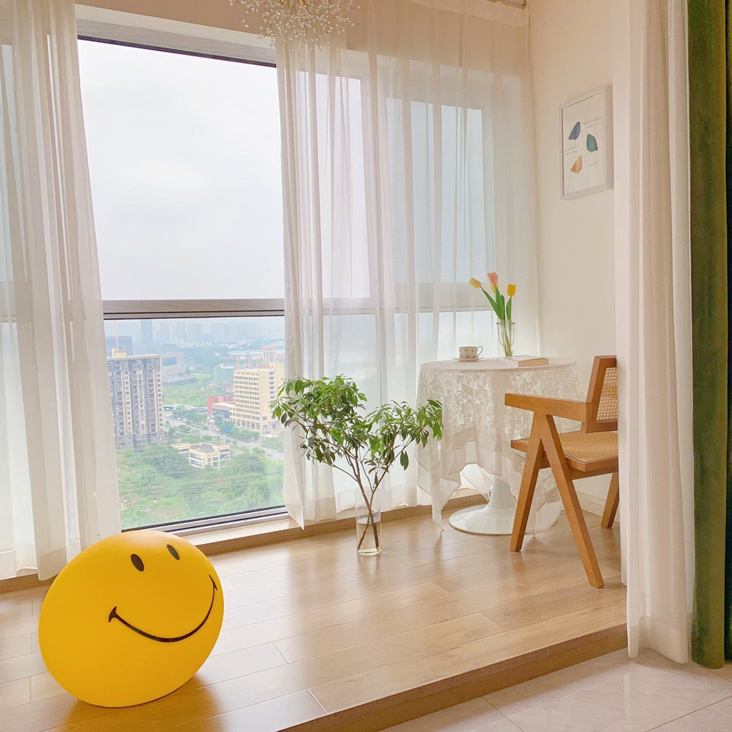 Smiley Table Lamp – Brighten Your Space with Cheerful Glow 6