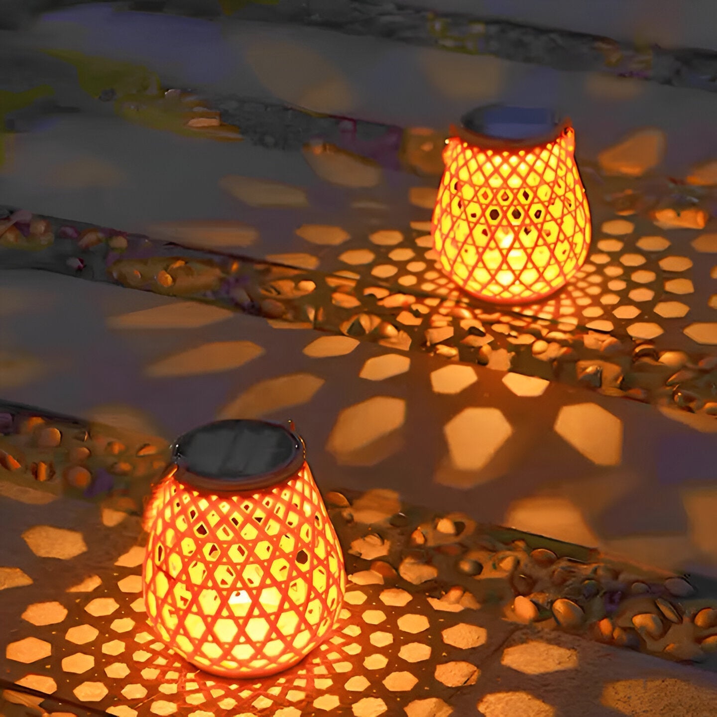 Solar Garden Lamp – Eco-Friendly Warm Glow for Outdoor Spaces 2