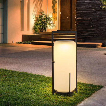 Solis Solar Outdoor Lamp – Eco-Friendly Illumination for Gardens 5