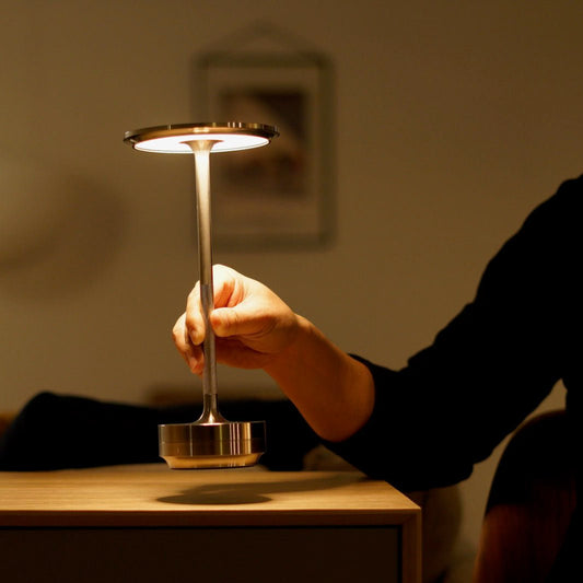 Tap-Retro Table Lamp – Wireless Elegance for Any Space 0
