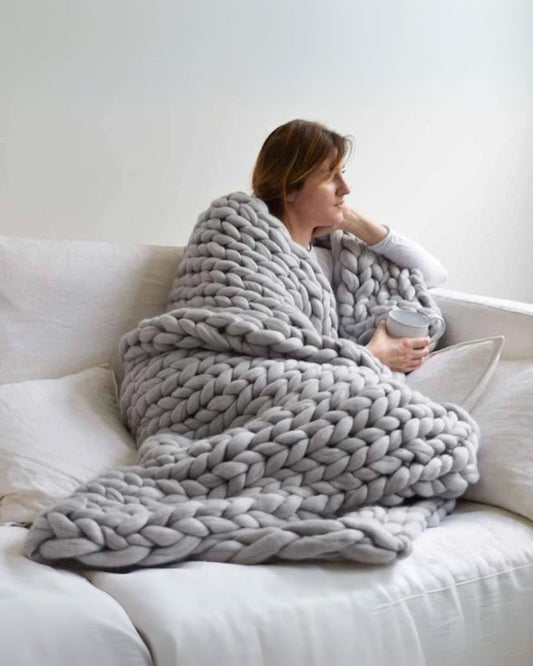 The Majestic Knitting Plant – Elegant Handmade Ceiling Blanket for Ultimate Relaxation 1
