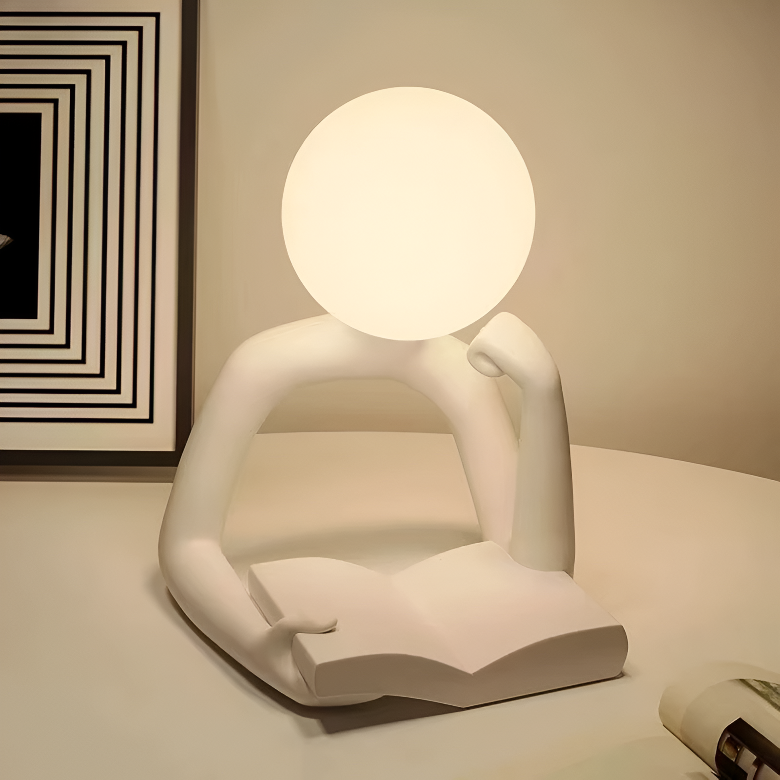 Thinker Moon Sculpture Table Lamp – Artistic Reading Light for Modern Rooms 2