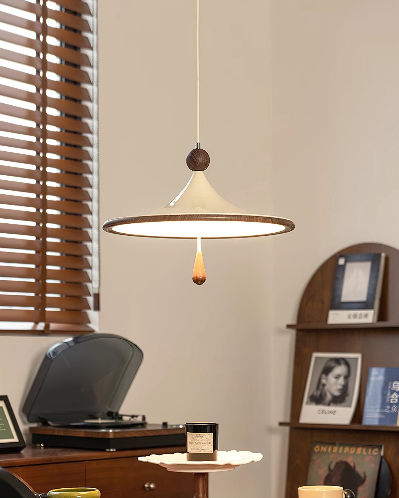 Tomaso Pendant Light – Elegant Design with Cozy Ambiance 4