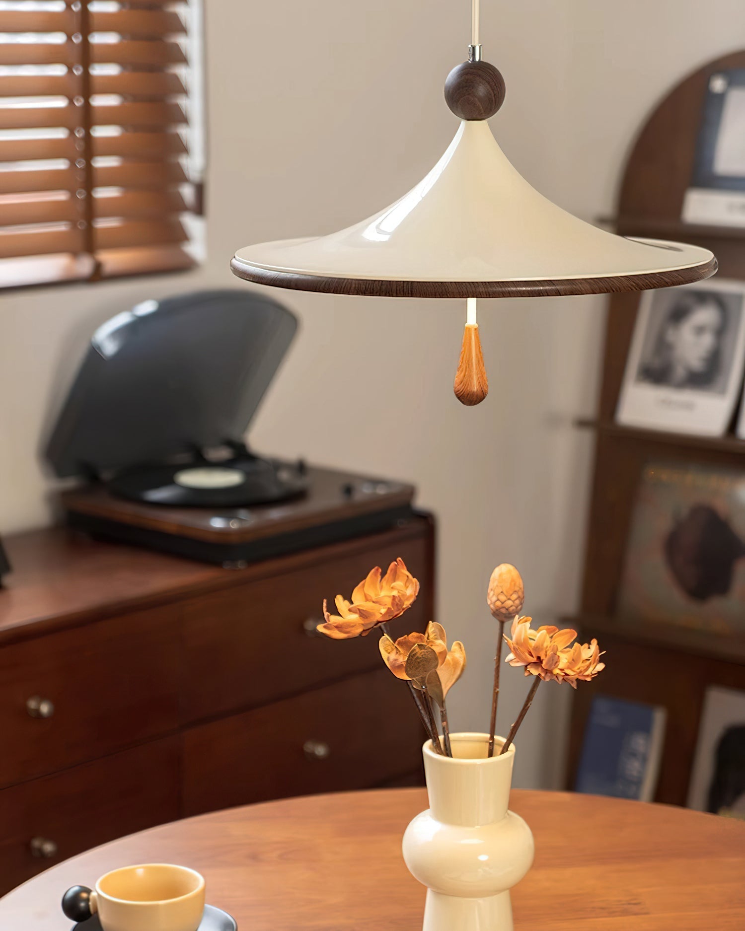 Tomaso Pendant Light – Elegant Design with Cozy Ambiance 5