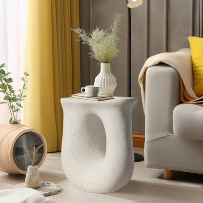 U-Shaped Geometric Side Table – Stylish Design for Indoor and Outdoor Use 3