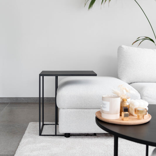 Vanger Black Metal Side Table – Modern Elegance for Any Room 1