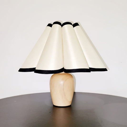 Vintage Fluted Table Lamp – Sophisticated Style with Warm Glow 0