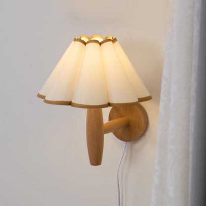 Vintage Fluted Wall Sconce – Elegant Illumination with Nostalgic Flair 8