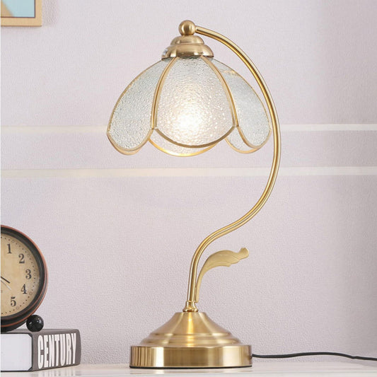 Vintage Tiffany Table Lamp – Timeless Floral Elegance for Cozy Ambiance 0
