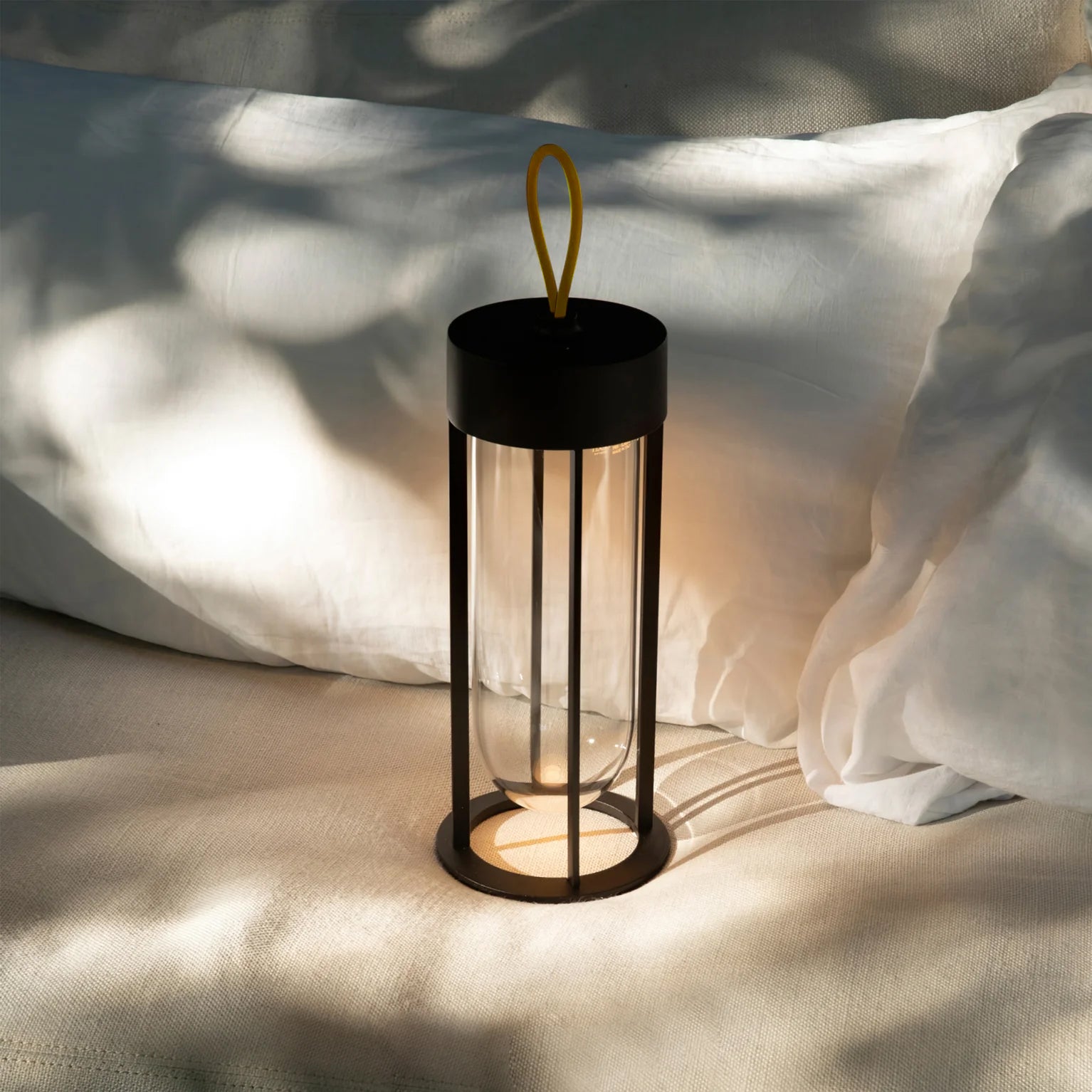 Vitro Table Lamp – Stylish LED Design with Flexible Use 2