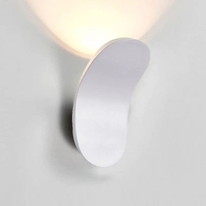 Wall Lamp Pythia – Sleek Scandinavian Design with Warm Glow 5