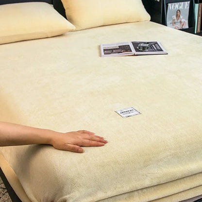Warm Velvet Fitted Sheet – Luxurious Softness for Cozy Nights 7